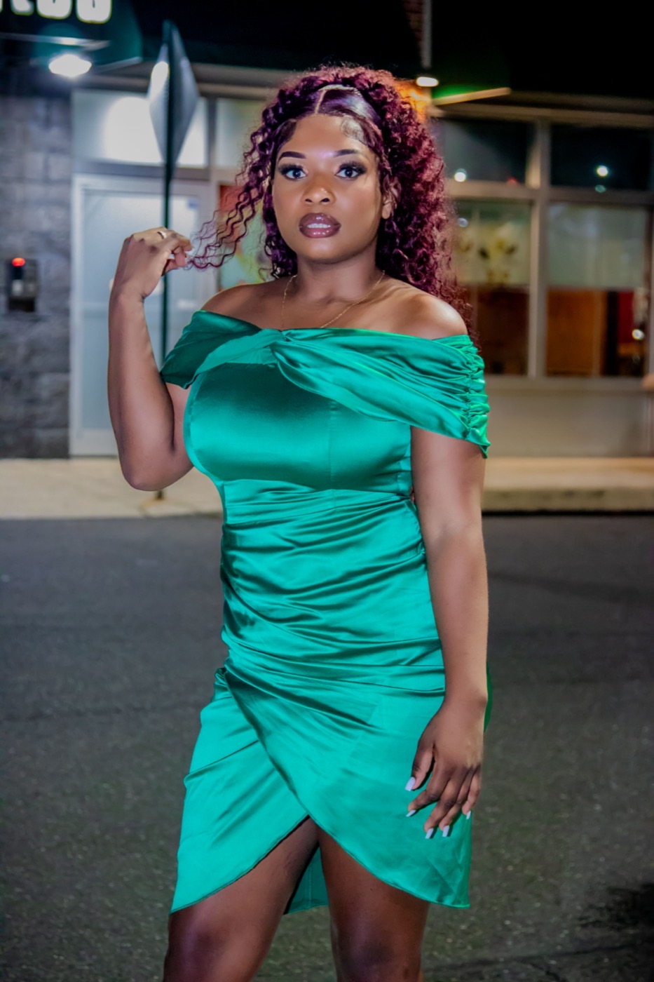 Full-length luxury birthday portrait in a green dress at night, by TECHINRI AGENCY
